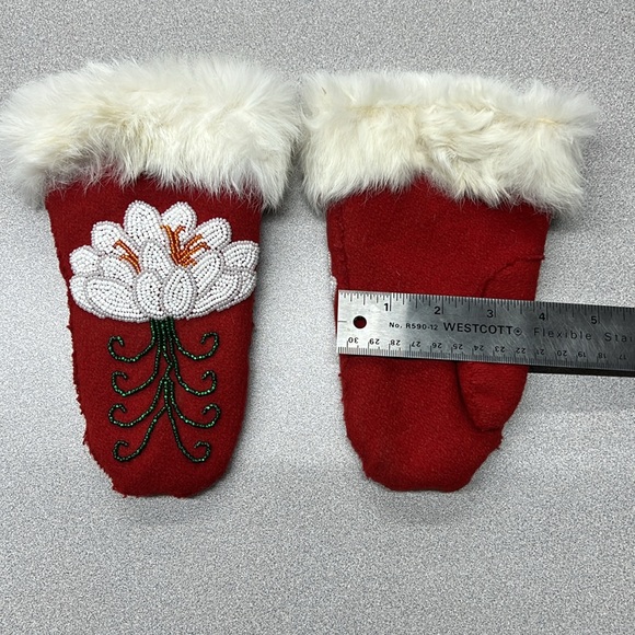 Rabbit Fur and Beaded Lotus Flower Mittens - Picture 6 of 8